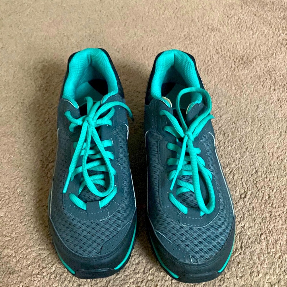 Women’s spin or bike shoes